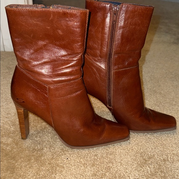 Elegant Chestnut Heeled Boots - Picture 2 of 8